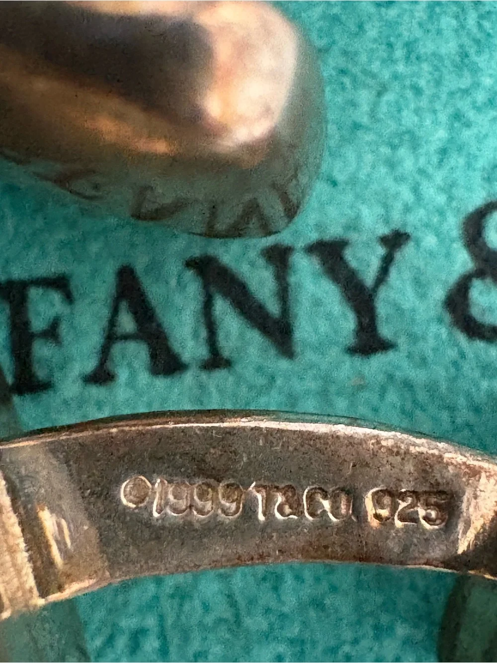 Tiffany & Co. Silver-Tone Men’s Cuff Links with Turquoise Pouch